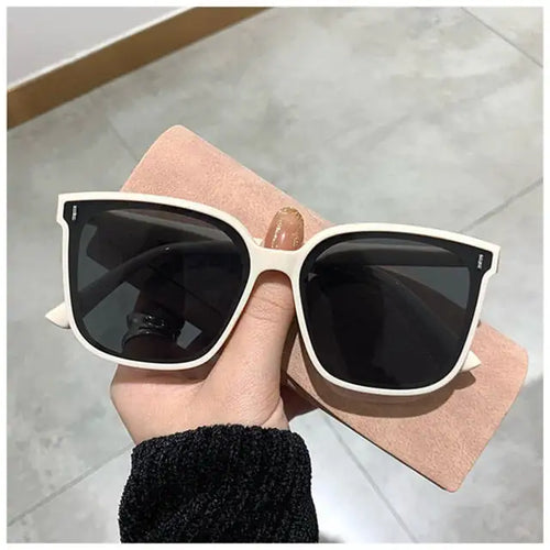 Load image into Gallery viewer, Vintage Square Sunglasses
